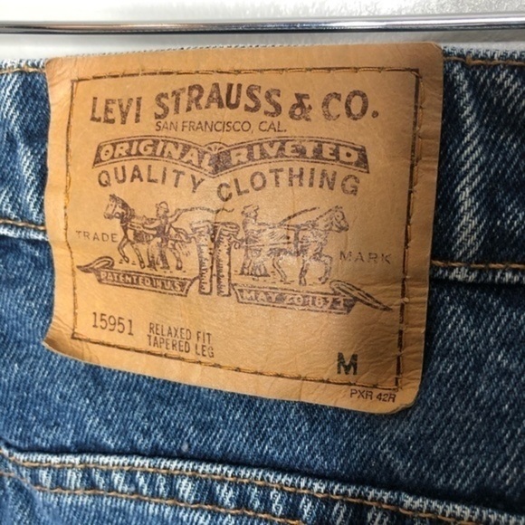VINTAGE Levi’s tapered leg orange tab mom jeans - Picture 2 of 6